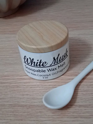 Scoopable Wax Melts with soy wax, new, White Musk fragrance