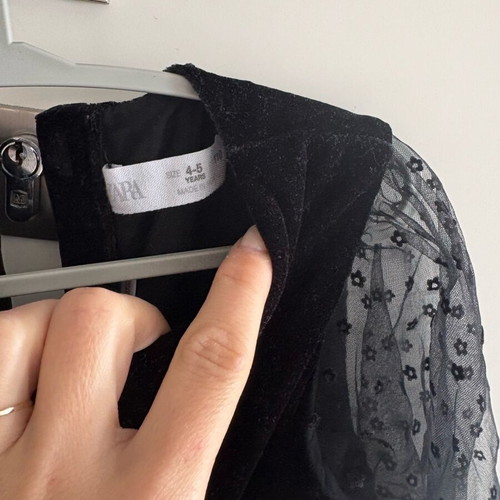 Zara velvet girl dress black like new 4-5 years old