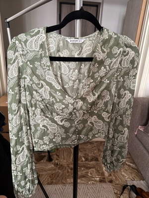 Stradivarius shirt green size S like new