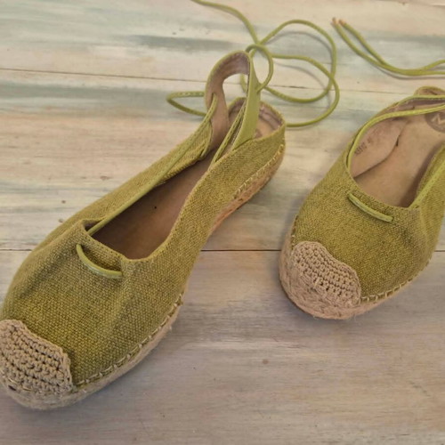 Espadrilles green size 40 like new with ankle ties