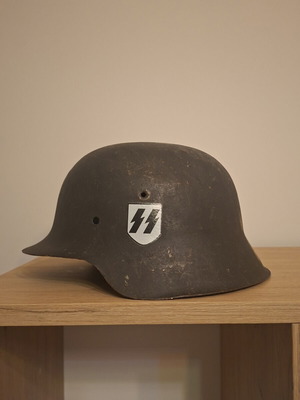 German WW2 M42 helmet refurbished, decal replica