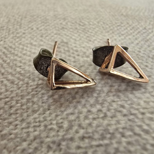 Geometric 3D triangle stud earrings, rose gold tone