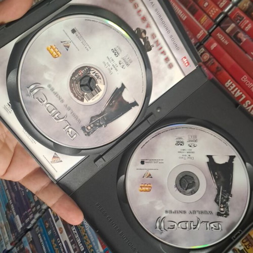 Blade 2 DVD used, action adventure social genre, subtitled