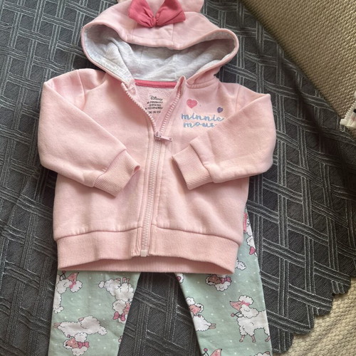 Baby clothing lot size 80/12m like new, padded jackets and sweatshirts