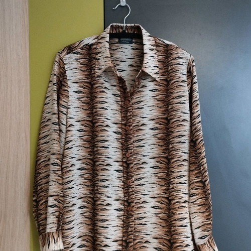 Canda women's shirt with animal print used, size 40/42