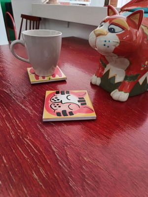 Κούπα μπεζ μεταχειρισμένη με μικρή αμυχή