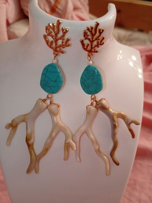 Coral earrings, white and beige, 55x100 mm