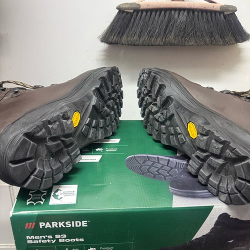 Asolo leather boots with Vibram sole like new, size 44