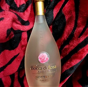 Bottega BOCCA DI ROSA Rosolio Liqueur 30% Vol. 0,5l Made in Italy. Λικέρ τριαντάφυλλο κλειστό άψογα διατηρημένο.