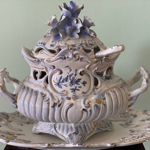 Porcelain soup tureen 1960 in like new condition