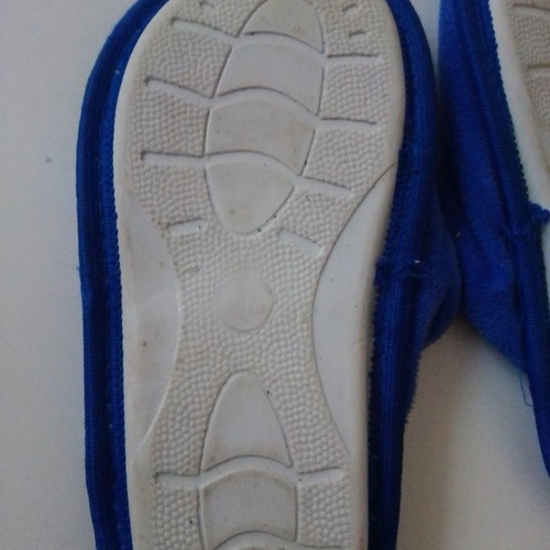 Mitsouko slippers for boys size 33 used, blue