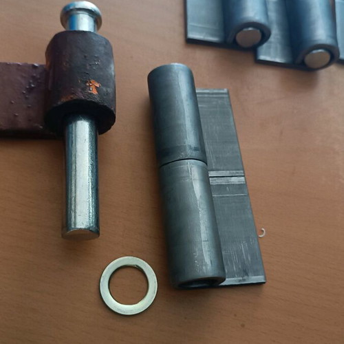 Truck bed hinges like new, set of 4 pieces 40x600 Φ18mm