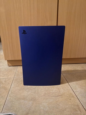 PlayStation 5 (PS5) като нов с Firmware 9.20 и 3 капака
