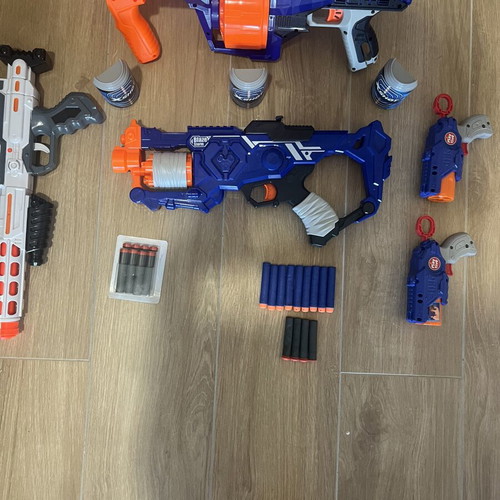 Nerf X-Shot set like new, 5 blasters with darts and accessories