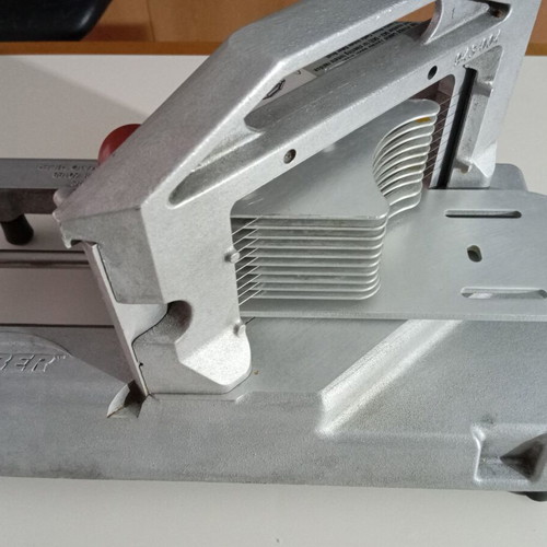Model 943 Tomato Slicer like new professional tomato cutter