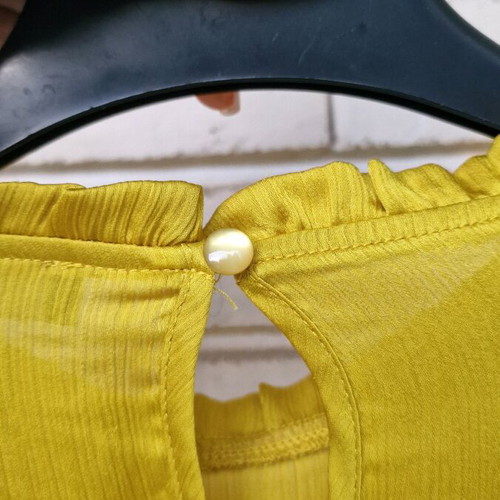 Primark blouse mustard color like new, size S