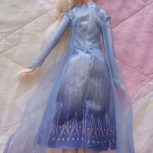 Frozen Elsa singing and Anna light-up dolls used