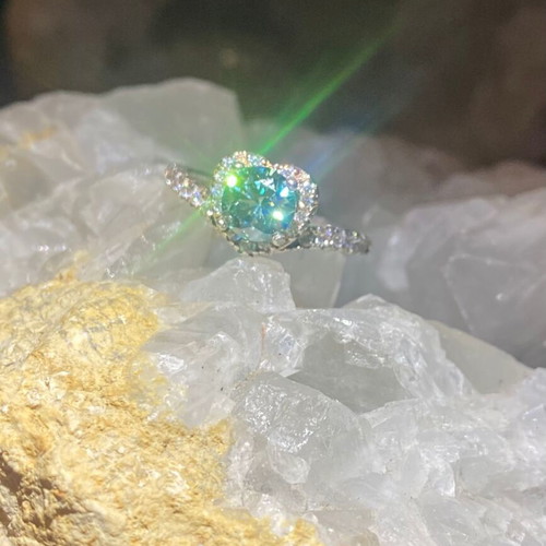 Silver ring with heart-shaped moissanite, size 16mm