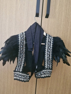 Bolero jacket The Jerkins like new with theatrical style and feather details
