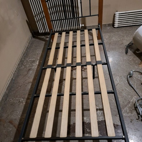 Single bed like new, frame only wood and metal