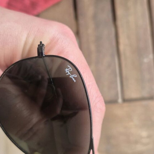 Γυαλιά ηλίου Ray-Ban μεταχειρισμένα, μεταλλικός μαύρος σκελετός, σκούροι φακοί
