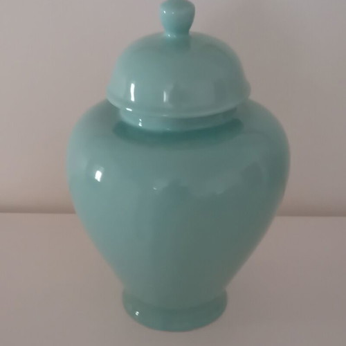 Vintage turquoise ceramic ginger jar with lid, like new