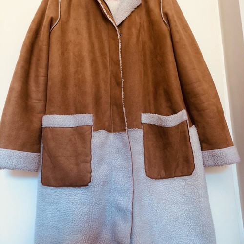 Primark women's coat like new, size L and XL, white and beige