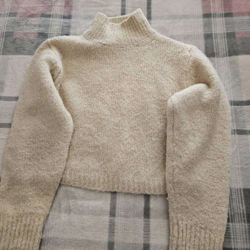 Women's sweaters like new, pink Bershka, beige Zara, blue turtleneck