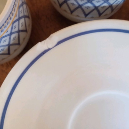 Coffee cups collectible like new with Zajecar saucers