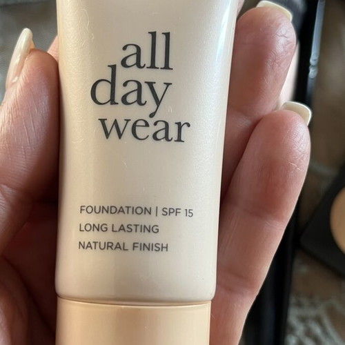 Makeup set foundation Mon Reve 105, mascara Golden Rose, face palette, brushes