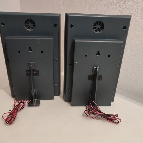 Stylish speakers 4 ohms used