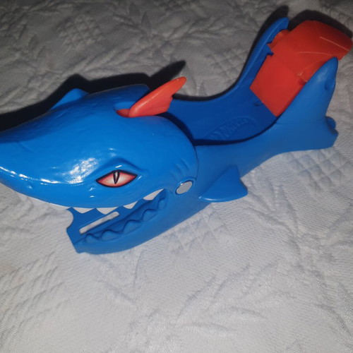 Shark Hot Wheels like new