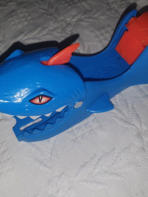 Shark Hot Wheels like new