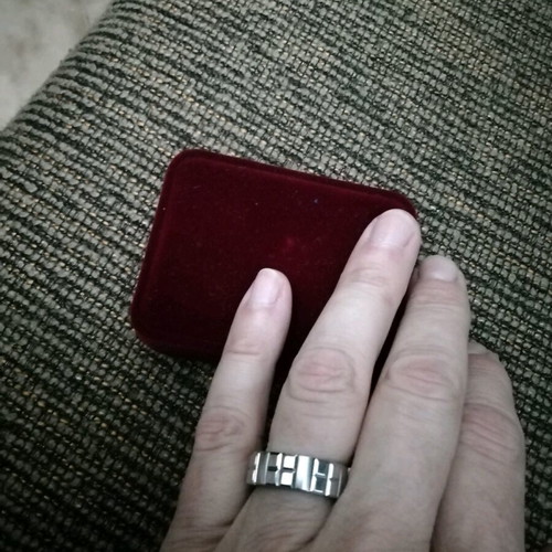 Elastic metal ring like new, silver color