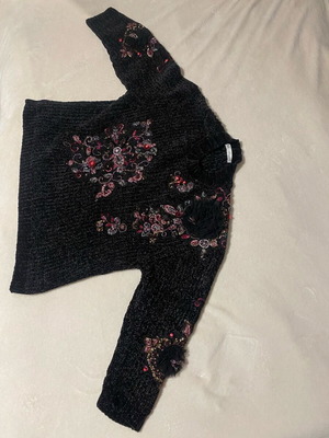Zara chenille sweater like new, black, size M