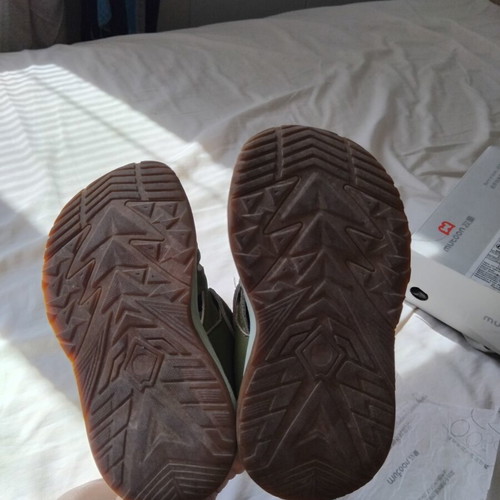 Boy sandals size 24CN, blue and green, wide bottom