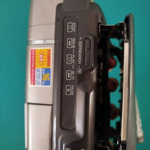 Sony Handycam Video 8 Hi8 vintage camcorder like new with charger and accessories