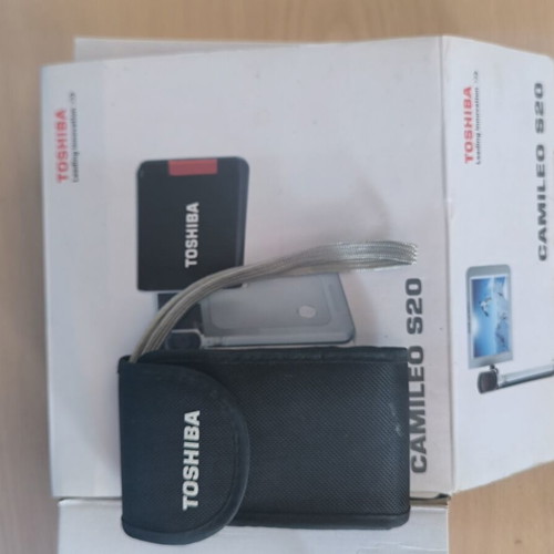 Toshiba Camileo S20 Full HD video camera like new
