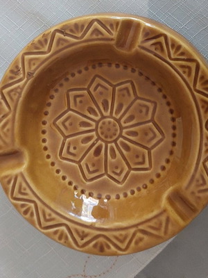 Clay ashtray like new, 12cm diameter