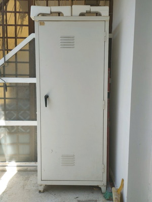 Μεταλλική ντουλάπα εξωτερικού χώρου μεταχειρισμένη με κλειδαριά 176x70x45 εκ.