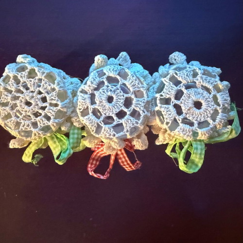 Set of 3 airtight jars with handmade crochet covers and ribbons