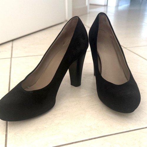 Nak women's pumps size 40 black like new