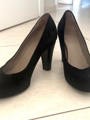 Nak women's pumps size 40 black like new
