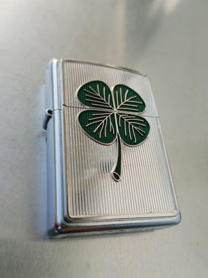 zippo 2005 με σχέδιο για τυχι! αναγληφω.