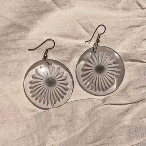 Round transparent earrings with white and silver flowers like new