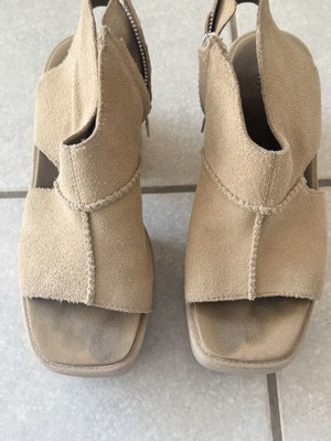 Ugg Goldenstar Hi Cutout Slide μπεζ σουέτ, σαν καινούργιο