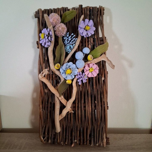 Handmade wall decor new, 20×40cm, with pine cones and driftwood