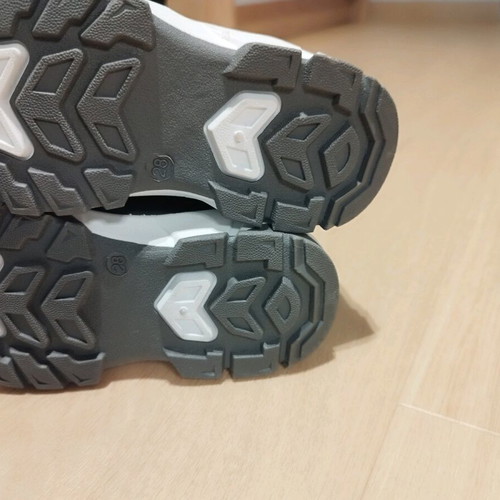 Children's snow boots like new, gray, size 28