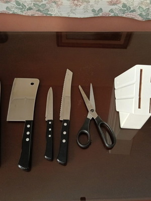 Knife set with scissors and block