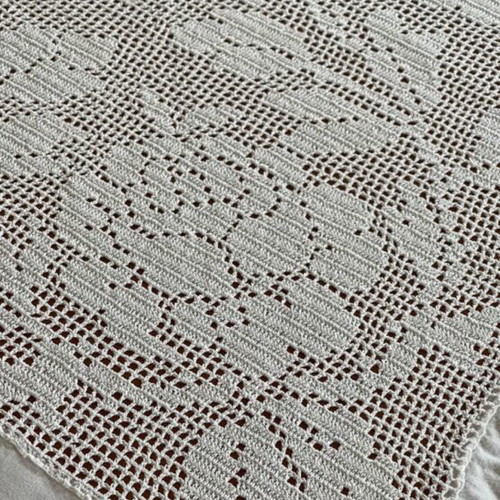 Linen tablecloth handmade with lace and openwork like new